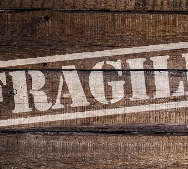 packing-fragile-items-cubic-storage